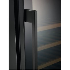 Винный шкаф ELECTROLUX EWUS052B5B - 3 фото